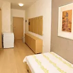 Cozy Next To Square 21 Apartament