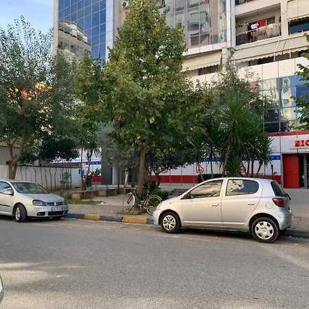 Cozy Next To Square 21 Τίρανα