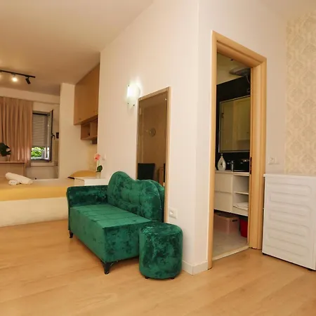 Apartament Cozy Next To Square 21