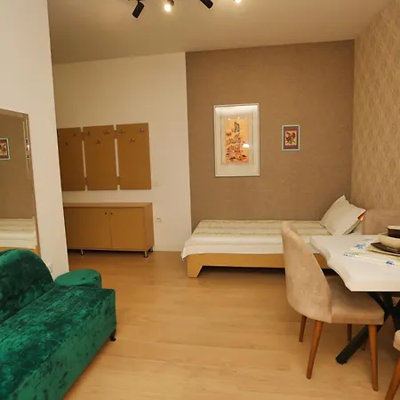 Cozy Near Square 21 شقة