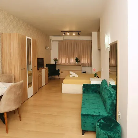 Cozy Next To Square 21 Daire