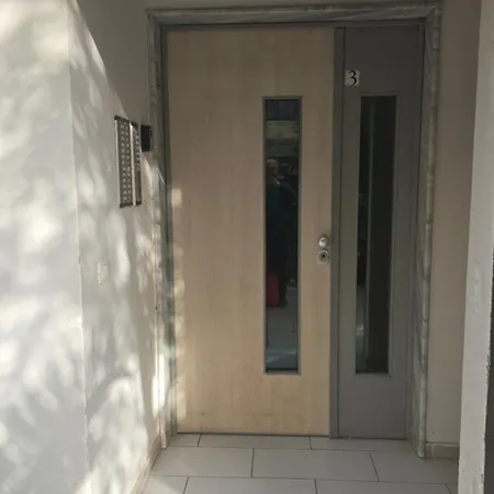 Cozy Next To Square 21