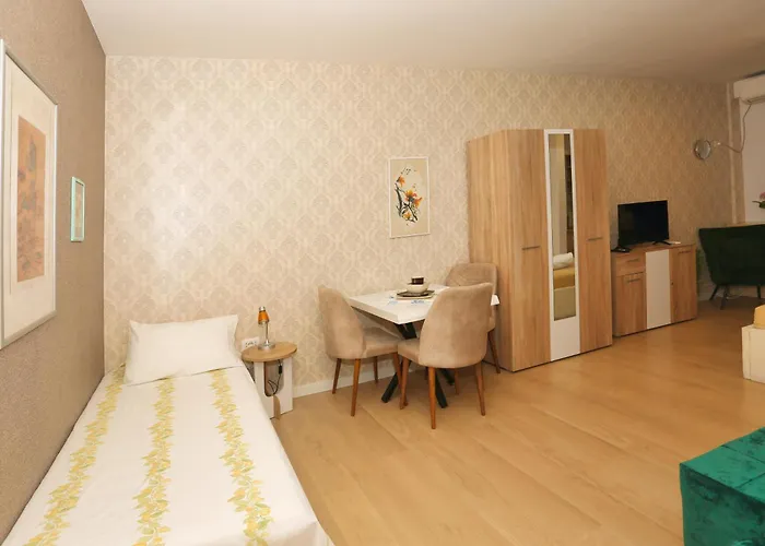 Cozy Next To Square 21 * Τίρανα