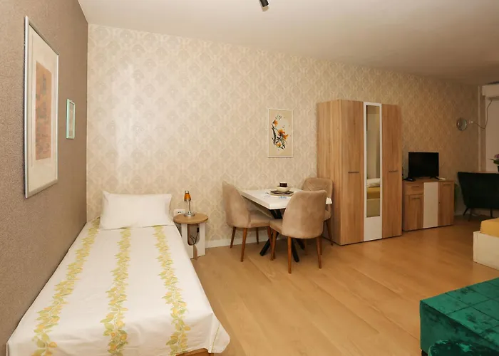 Cozy Next To Square 21 Διαμέρισμα